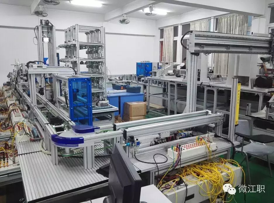 走进机电一体化技术应用实训室 机械电器设备制造的实践殿堂